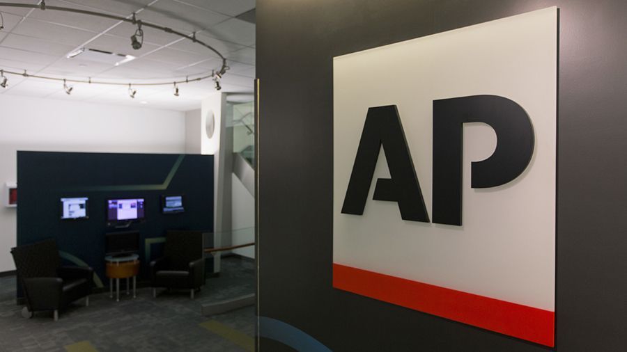 Associated Press применит блокчейн для борьбы с недостоверными новостями
